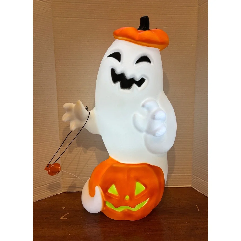 Target Halloween Ghost Blow Mold Light Up Pumpkin Hat Decor 23 Inch 240-43-2967